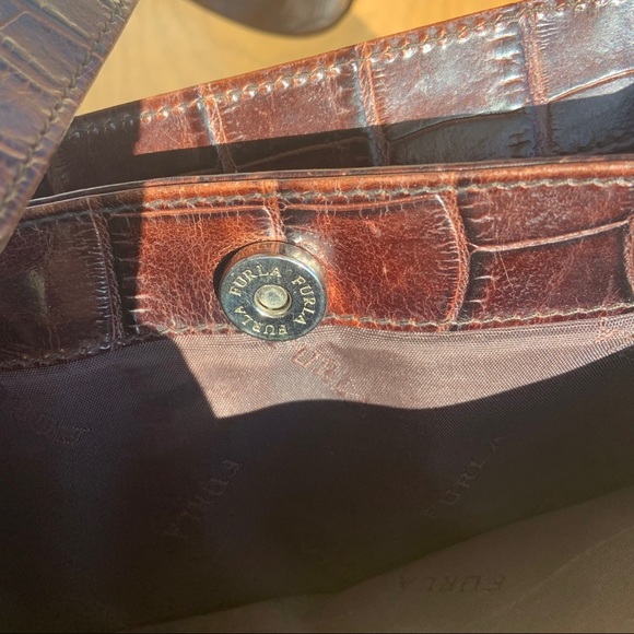 SOLD Vintage FURLA Leather Embossed Italian Purse - Picture 7 of 9